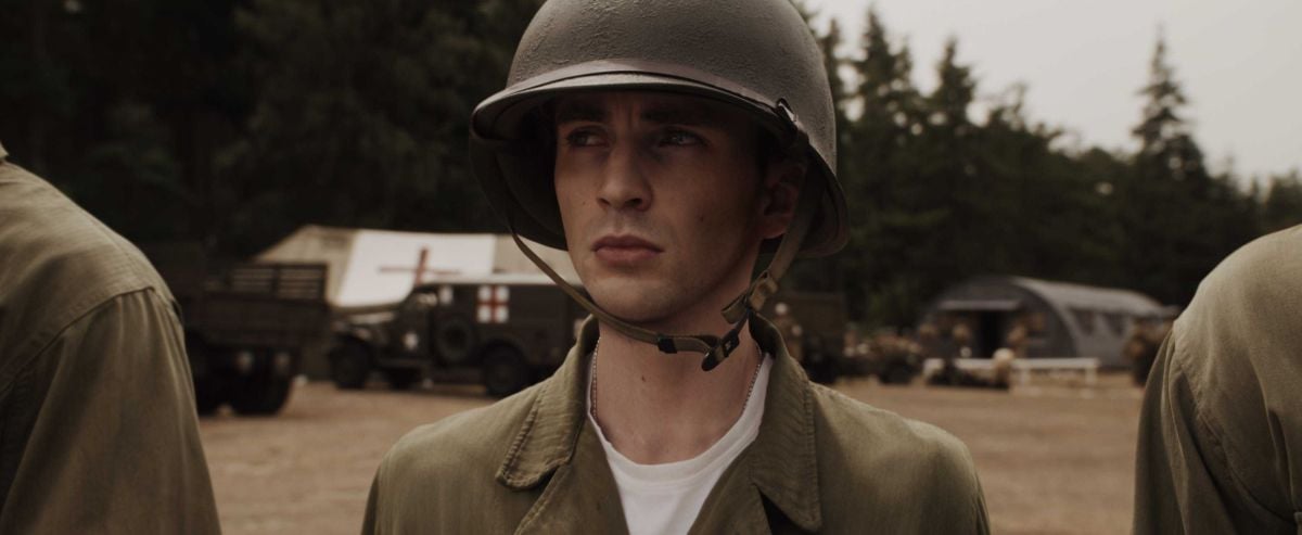 Prior to Dr. Erskine's treatment, Steve Rogers must prove himself in basic training.