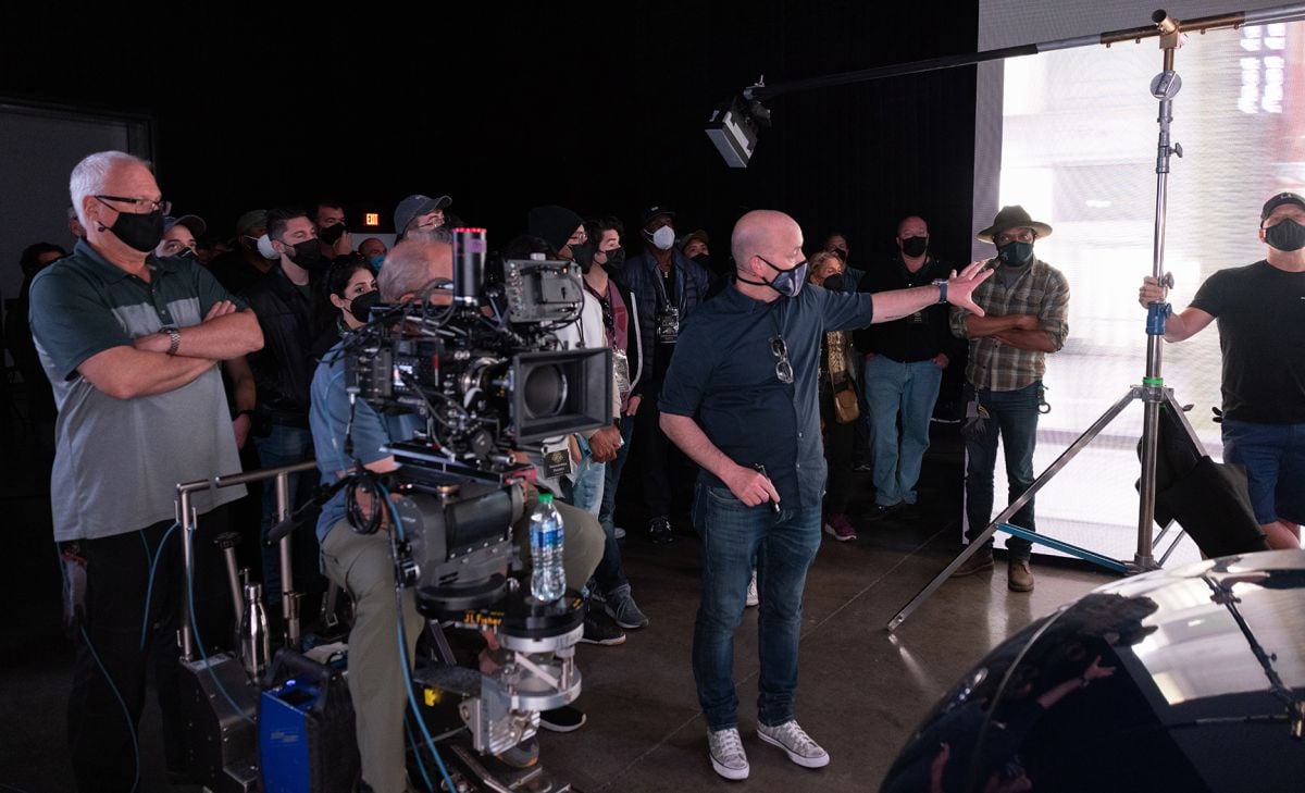 David Klein, ASC (pointing) instructs his approach to lighting on an LED volume.