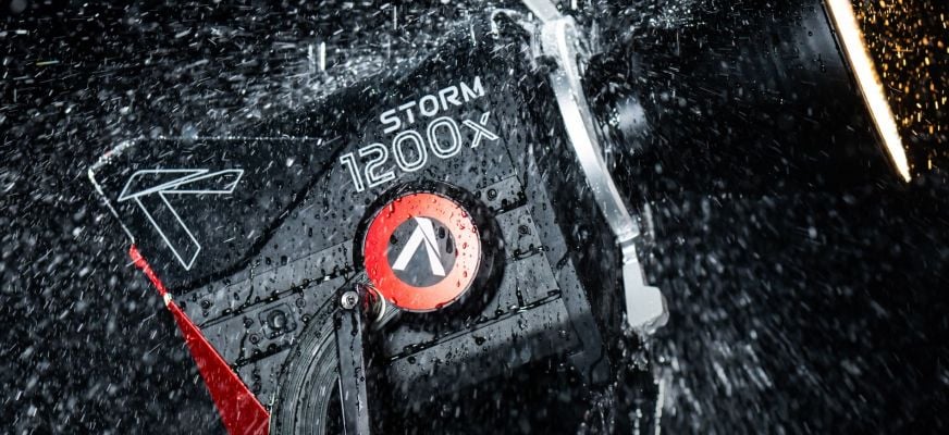 NP Aputure Storm