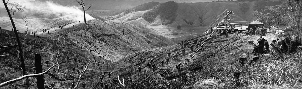 On location amidst the grassy hills of the north coast near Queensland, Australia, the Thin Red Line team executes a sweeping shot of a battlefield using an Akela crane and Libra 3 head. His work earned Toll an ASC Award, as well as another Oscar nomination, among other honors.