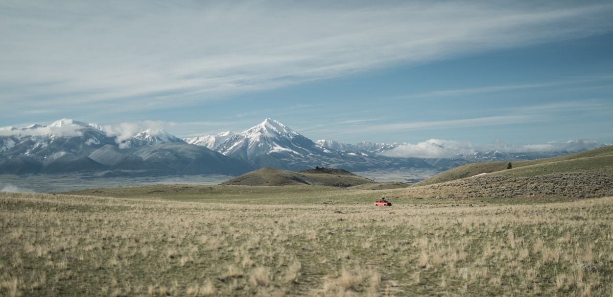 Anderson's truck on the range, mounted with a Shotover F1​ gyro-stabilizing camera system and Red Dragon. Photo courtesy of Smithsonian Networks