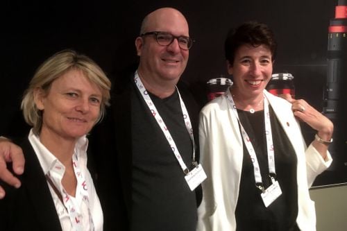 Stephen Pizzello between Edith Bertrand and Paulette Dumerc from Angenieux