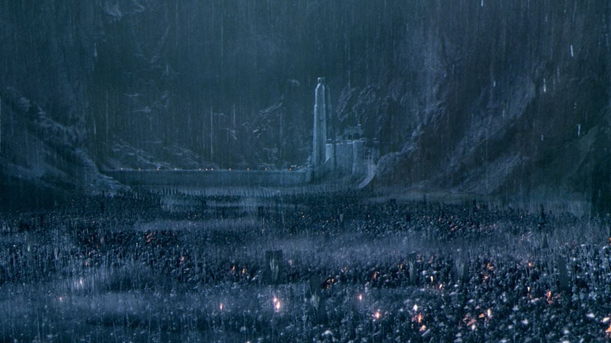 The Majestic Helm's Deep is beset upon by the forces of Darkness.