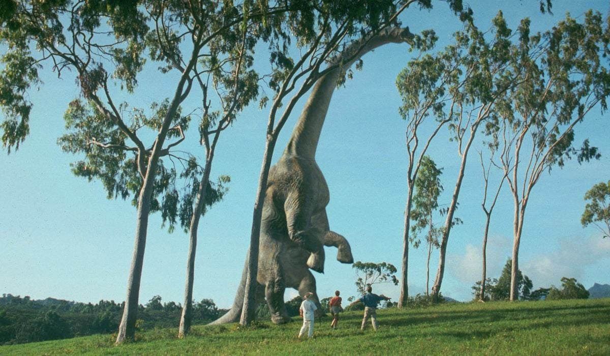 As the audience's eye is drawn to the dinosaurs, not all of them are vicious hunters. The height of the 1.85:1 frame was useful in giving such shots visual impact.