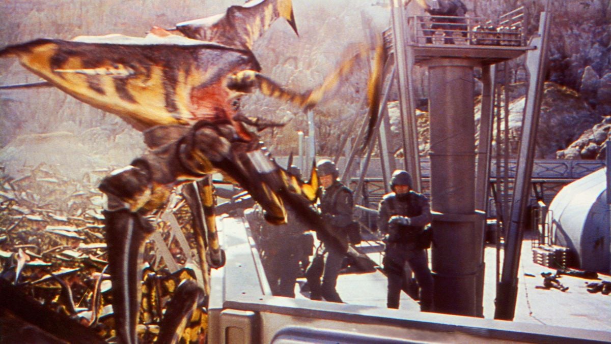 starship troopers bugs attacking