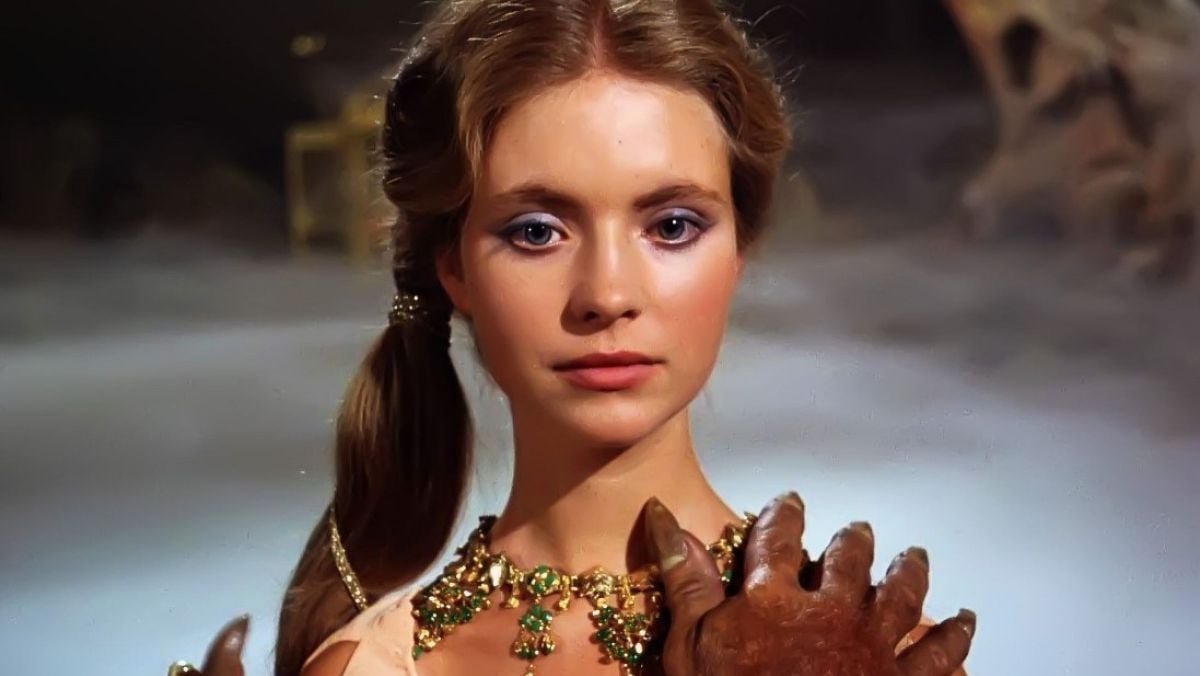  Clash of the Titans (1981) : Harry Hamlin, Judi Bowker, Burgess  Meredith, Maggie Smith, Ursula Andress, Claire Bloom, Sian Phillips, Flora  Robson, Laurence Olivier, Desmond Davis, Charles H. Schneer, Ray  Harryhausen