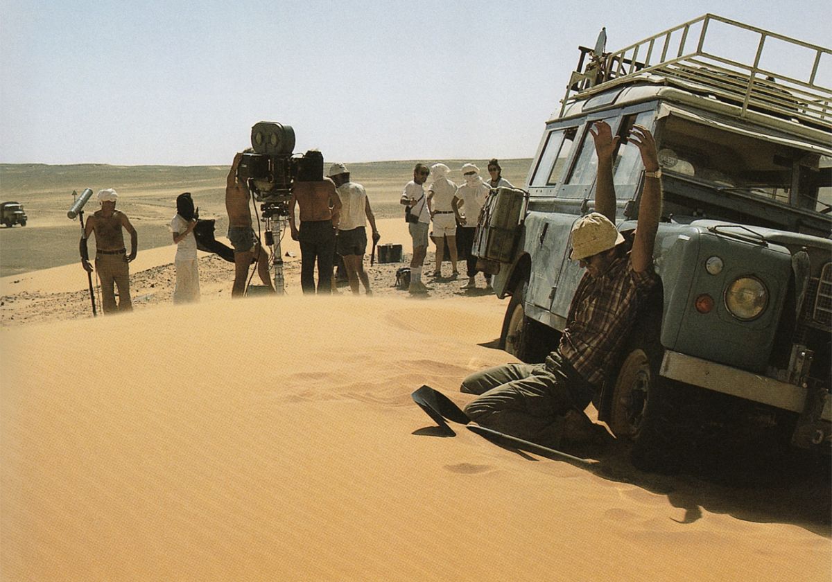 The crew filming another sequence of the picture with Jack Nicholson in the deserts of Algeria.