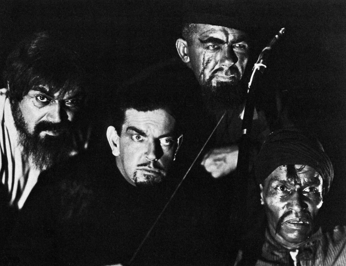 A murderous crew (from left): actors Noble Johnson, Leslie Banks, Dutch Hendrian and Steve Clemente — the hunters.